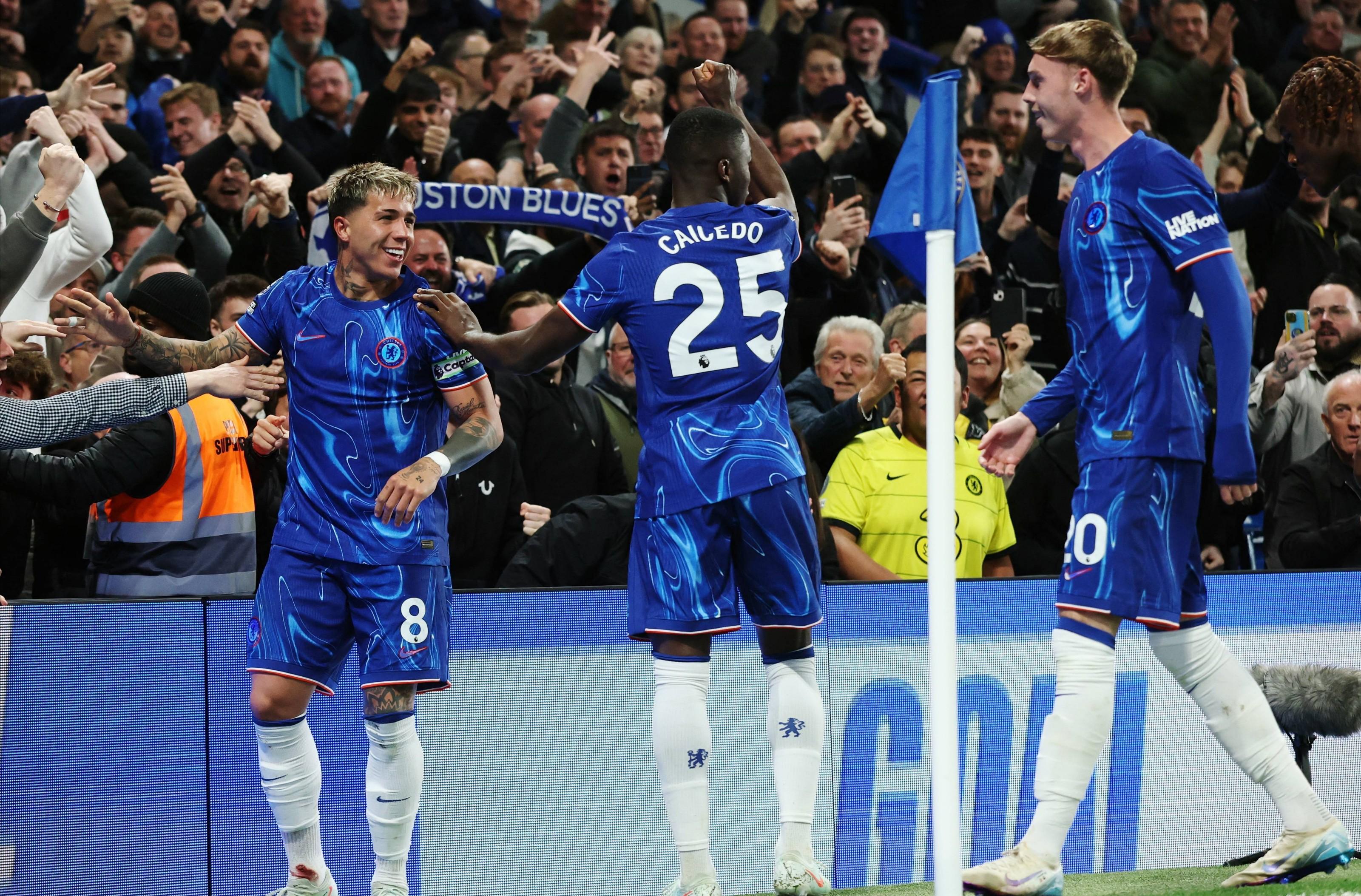 切尔西大胜诺里奇联联赛争夺激烈