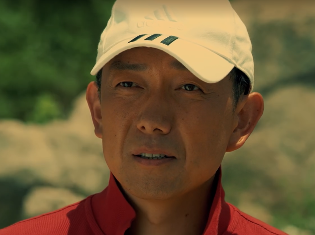 蓝军主帅亮剑,训话球员全力冲刺 蓝军主帅亮剑,训话球员全力冲刺