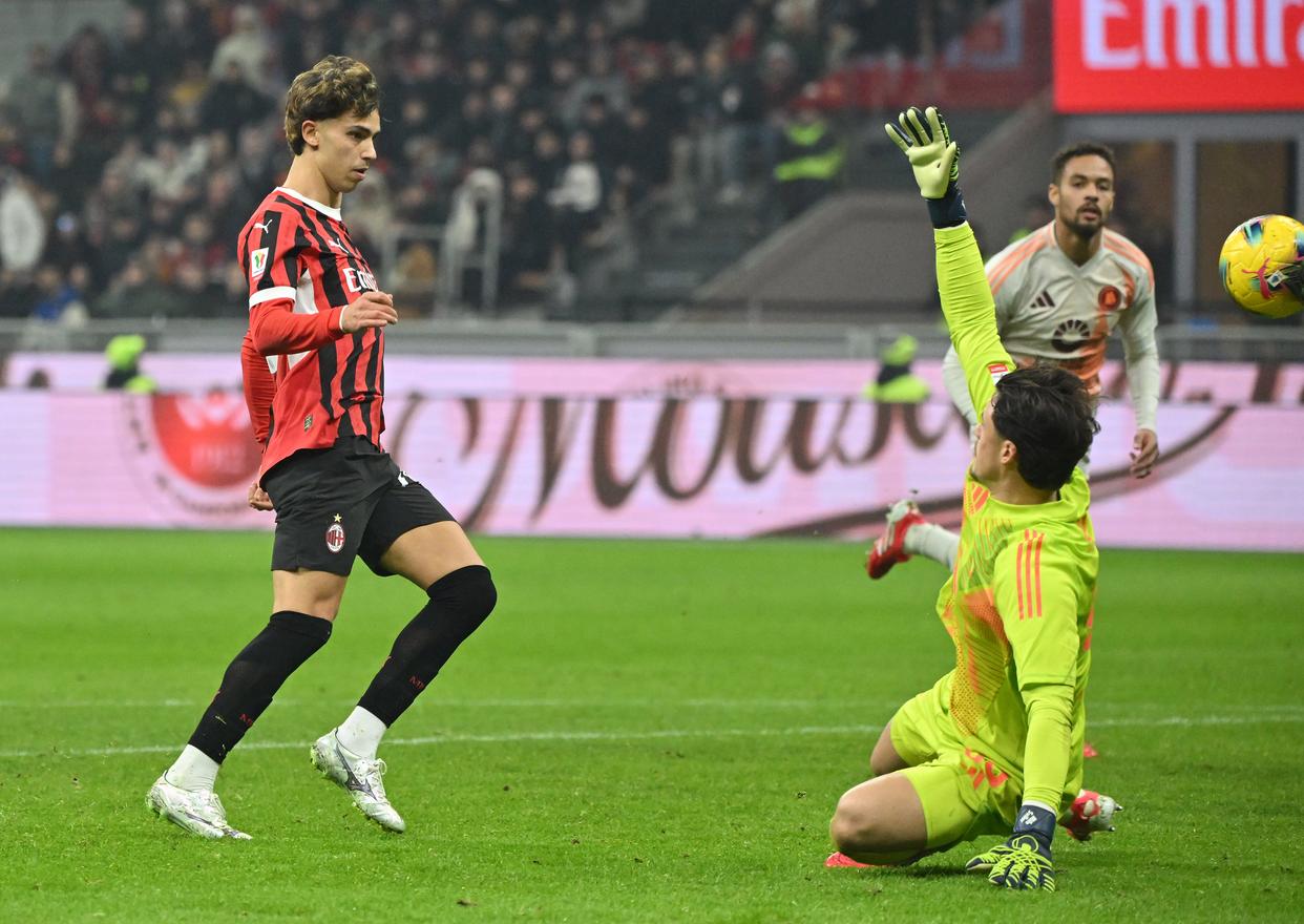 狂热球迷疯狂庆祝，意大利足球再兴盛的简单介绍