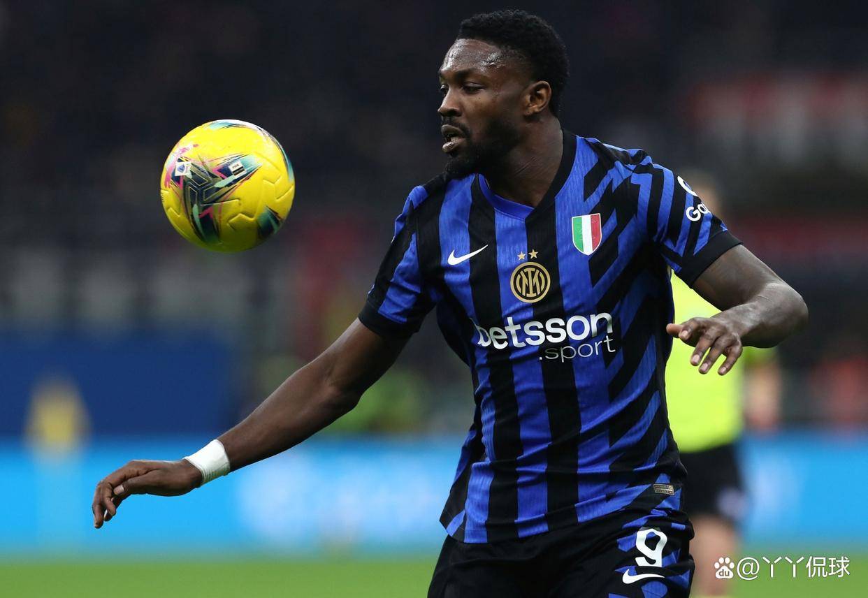 AC米兰抢先一步进球,主场击败对手 AC米兰抢先一步进球,主场击败对手