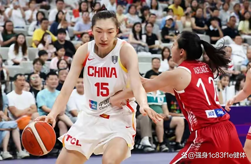 亚洲冠军杯：中韩篮球对决激烈上演