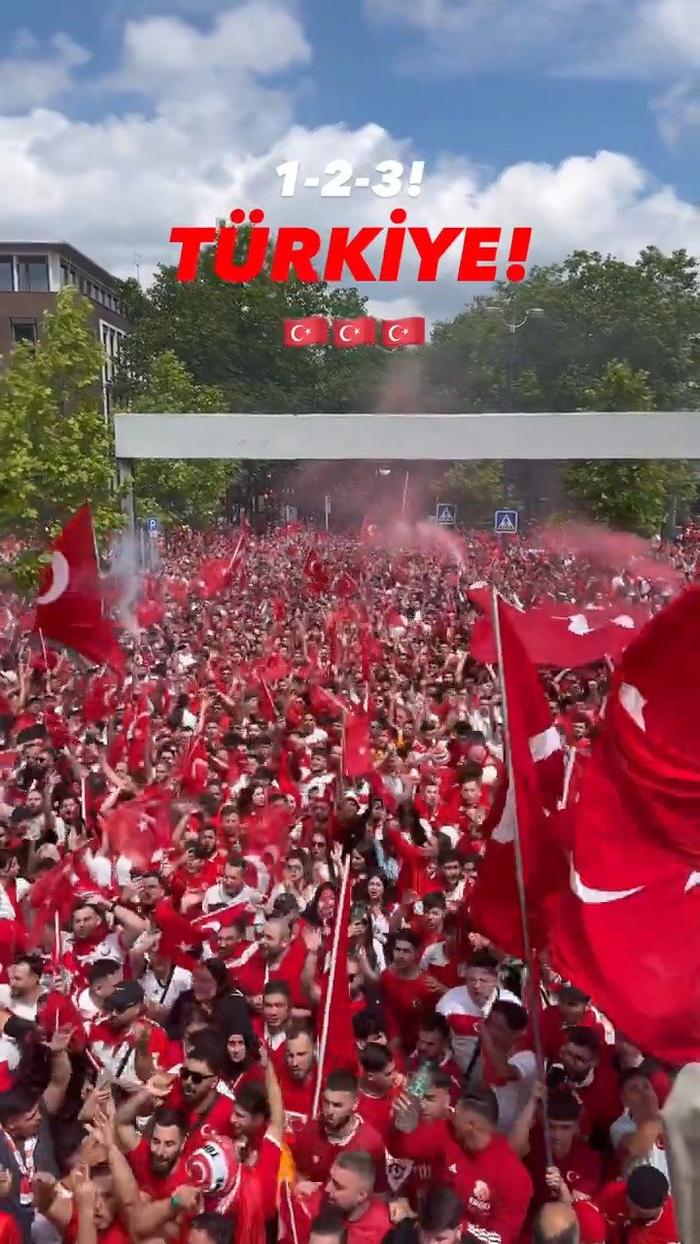 包含76人队球迷热情场上加油,助球队获胜的词条 包含76人队球迷热情场上加油,助球队获胜的词条