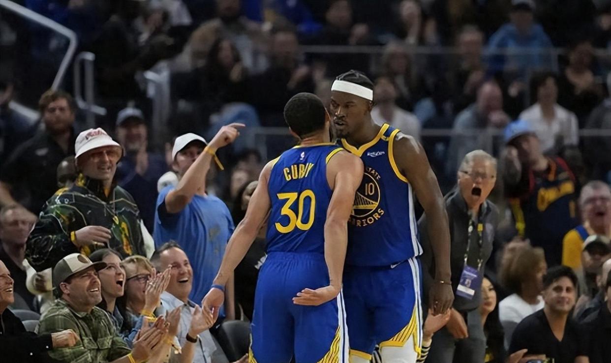 勇士大胜黄蜂，库里砍下30+9+9