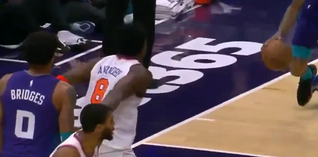 尼克斯队主场战胜马刺队，力克西部强队