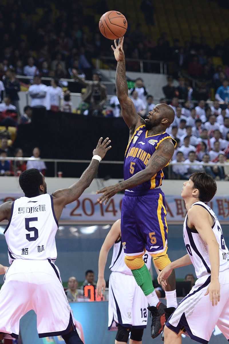 雄鹿遭遇尼克斯逆转，保罗发威