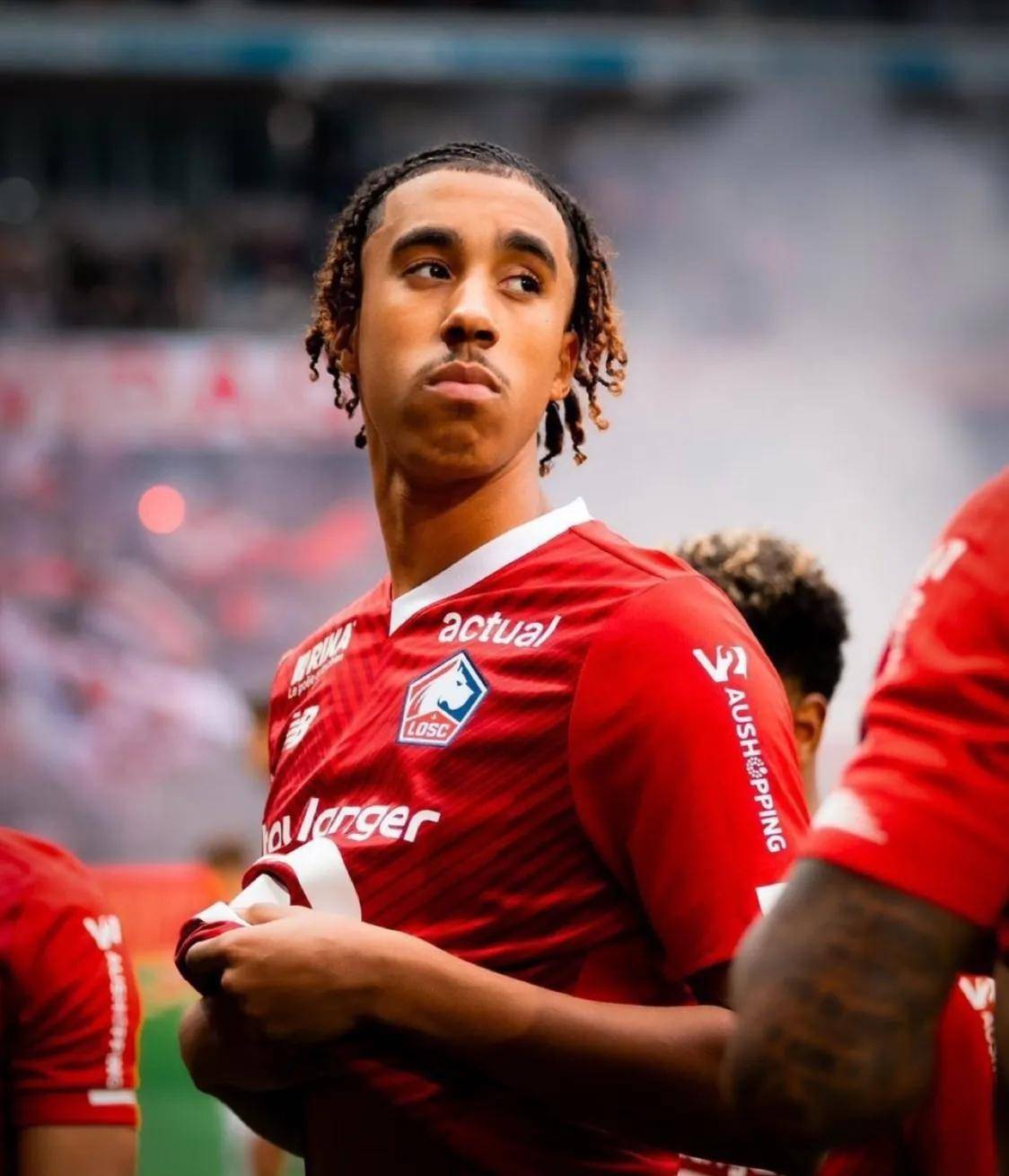 法甲球员个人表现优异,球迷瞩目的简单介绍 法甲球员个人表现优异,球迷瞩目的简单介绍